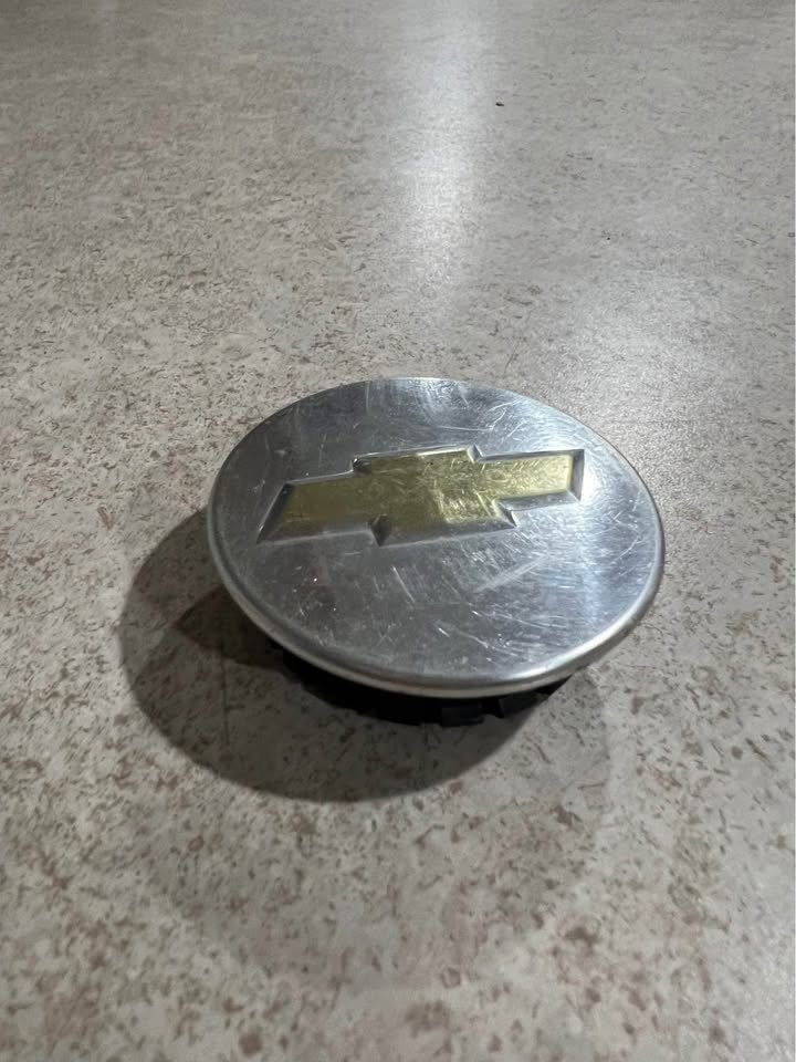 Chevrolet OEM Wheel Rim Center Hub Cap 9593169 9594156 9595157