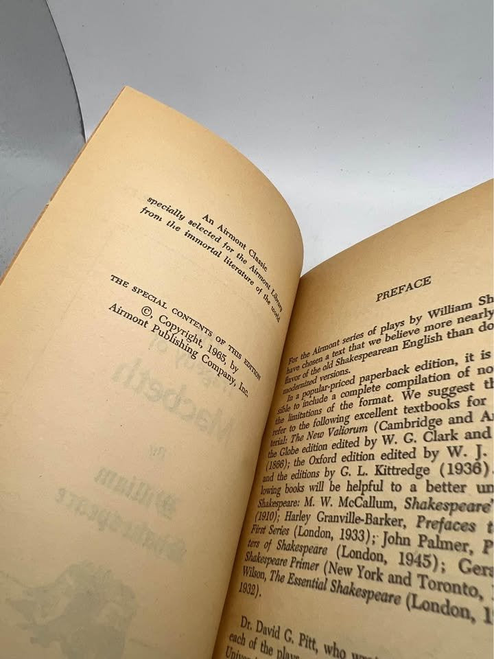 The Tragedy of Macbeth by William Shakespeare Vintage Paperback Book 1965