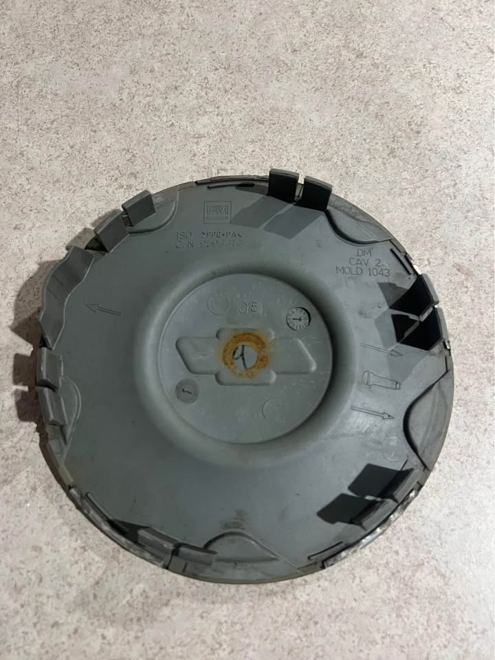 Chevrolet Trailblazer OEM Wheel Rim Center Hub Cap 9593378