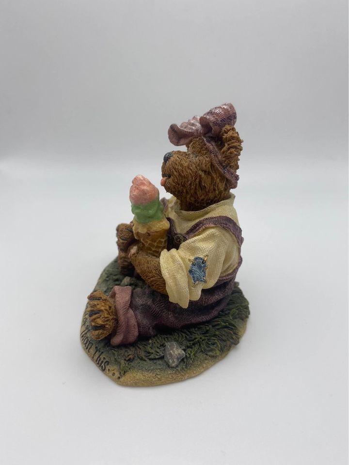 Boyds Bears & Friends The Bearstone Collection #2277909 B.J. McScoop Brain Freeze Figurine