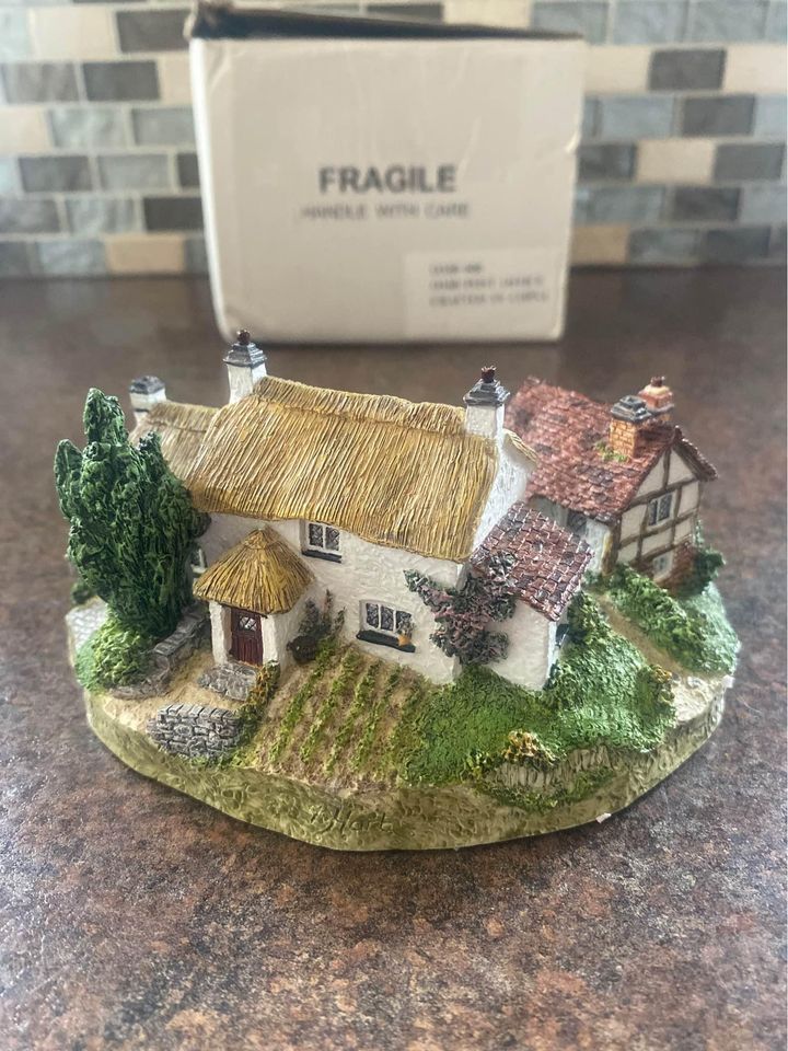 Danbury Mint Jane Hart Country Village Collection The Village Post Office w/ Box