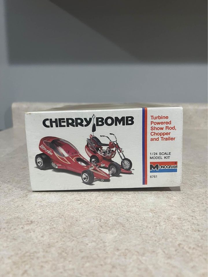 Monogram Cherry Bomb 1/24 Scale Model Kit Show Rod, Chopper and Trailer New Factory Sealed