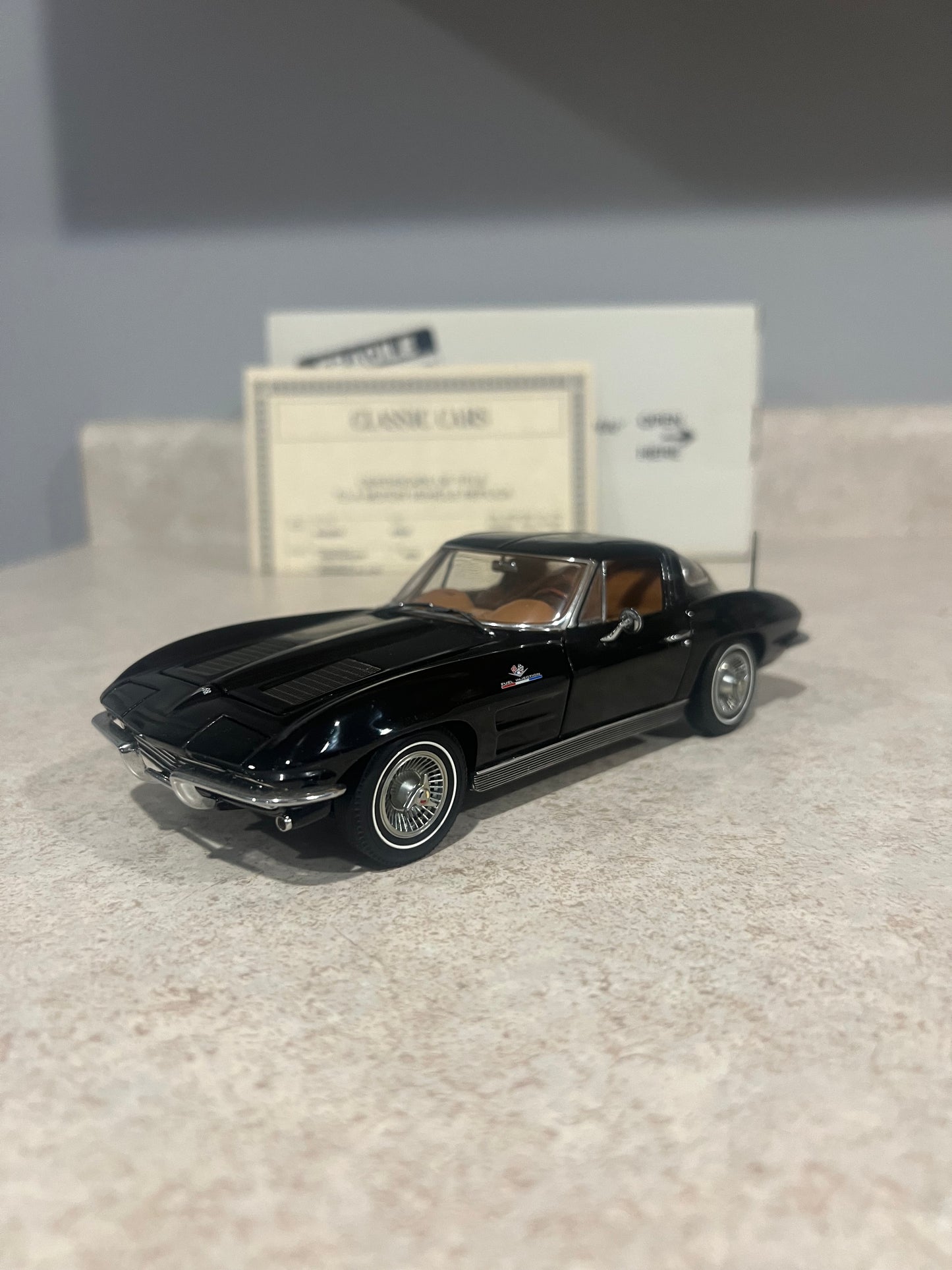 1963 Chevrolet Corvette Sting Ray Coupe Black Danbury Mint 1/24 Diecast Car w/ Box and Title