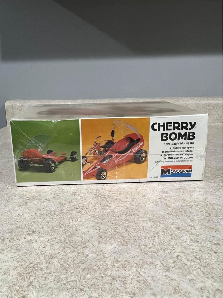 Monogram Cherry Bomb 1/24 Scale Model Kit Show Rod, Chopper and Trailer New Factory Sealed