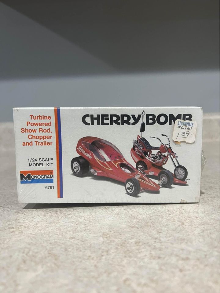 Monogram Cherry Bomb 1/24 Scale Model Kit Show Rod, Chopper and Trailer New Factory Sealed