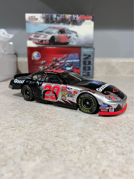 Kevin Harvick #29 GM Goodwrench / Victory Burn-out Raced Version Action Nascar 1/24 Diecast Car