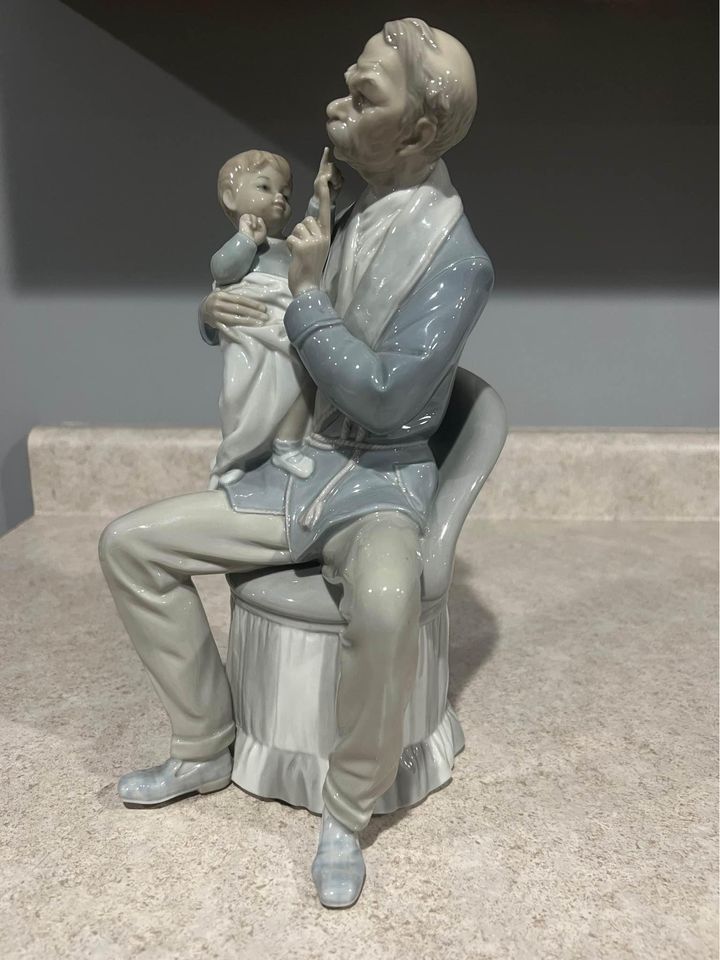 Lladro Porcelain Grandfather w/ Child Figurine #4645