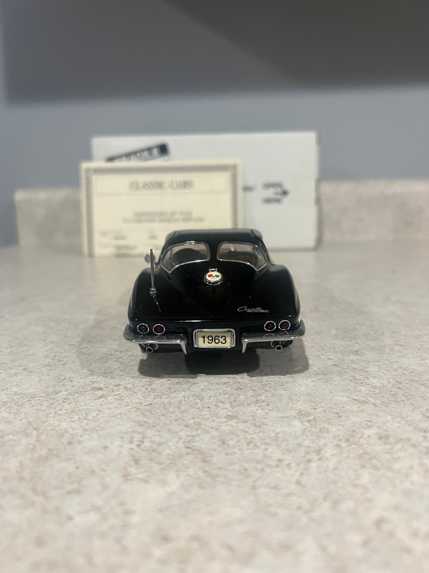 1963 Chevrolet Corvette Sting Ray Coupe Black Danbury Mint 1/24 Diecast Car w/ Box and Title