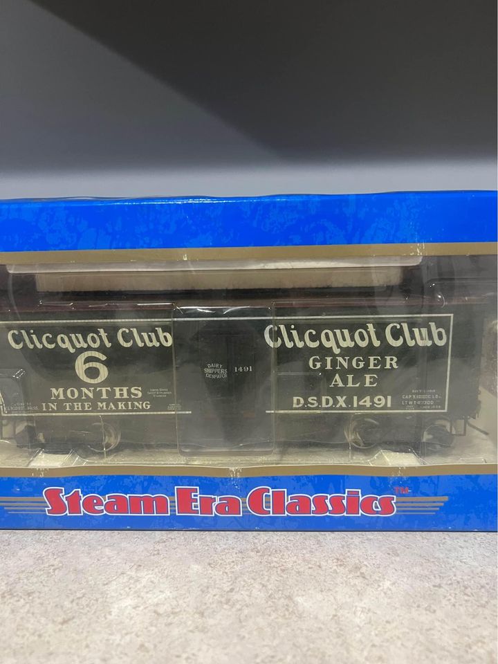 Atlas Steam Era Classics #9022-2 Woodside Reefer Car Clicquot Club #1491 2 Rail O Scale Model Train