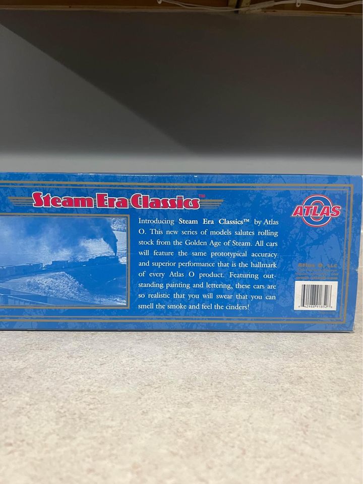 Atlas Steam Era Classics #9185-2 40’ Wood Reefer Berghoff Beer #704 2 Rail O Scale Model Train