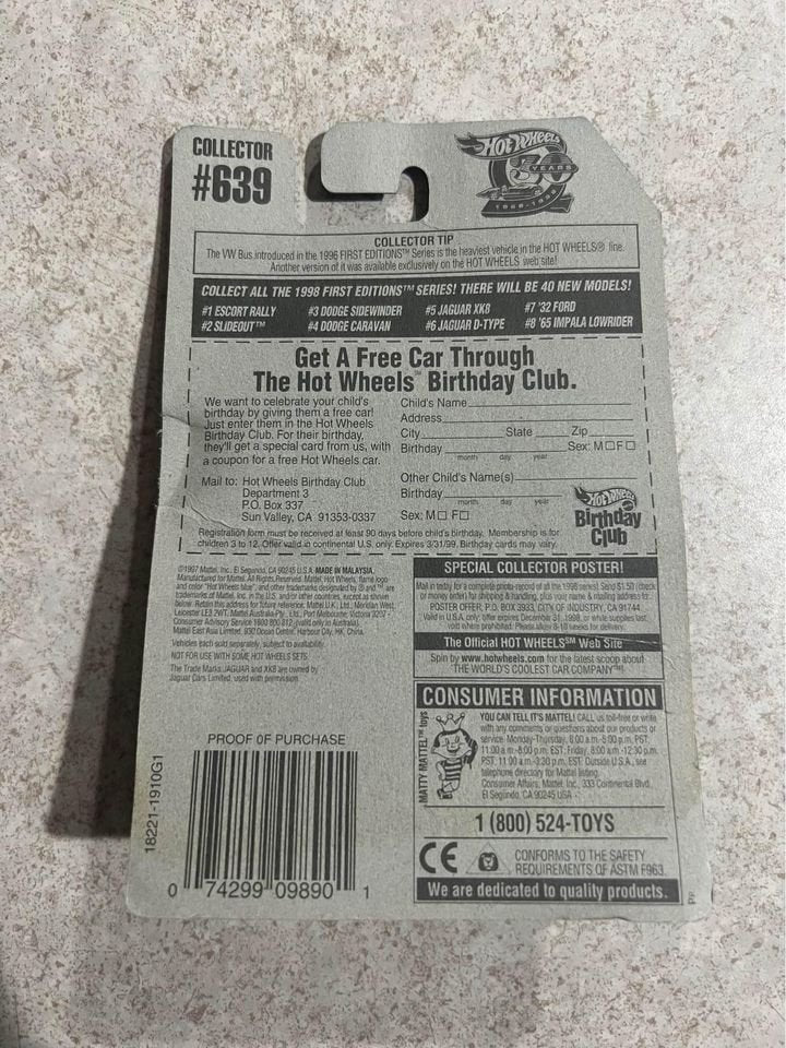 Hot Wheels 1998 First Editions Jaguar XK8 No 639 5/40 18221 1/64 Diecast Car