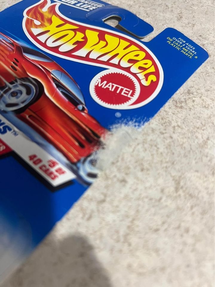 Hot Wheels 1998 First Editions Jaguar XK8 No 639 5/40 18221 1/64 Diecast Car