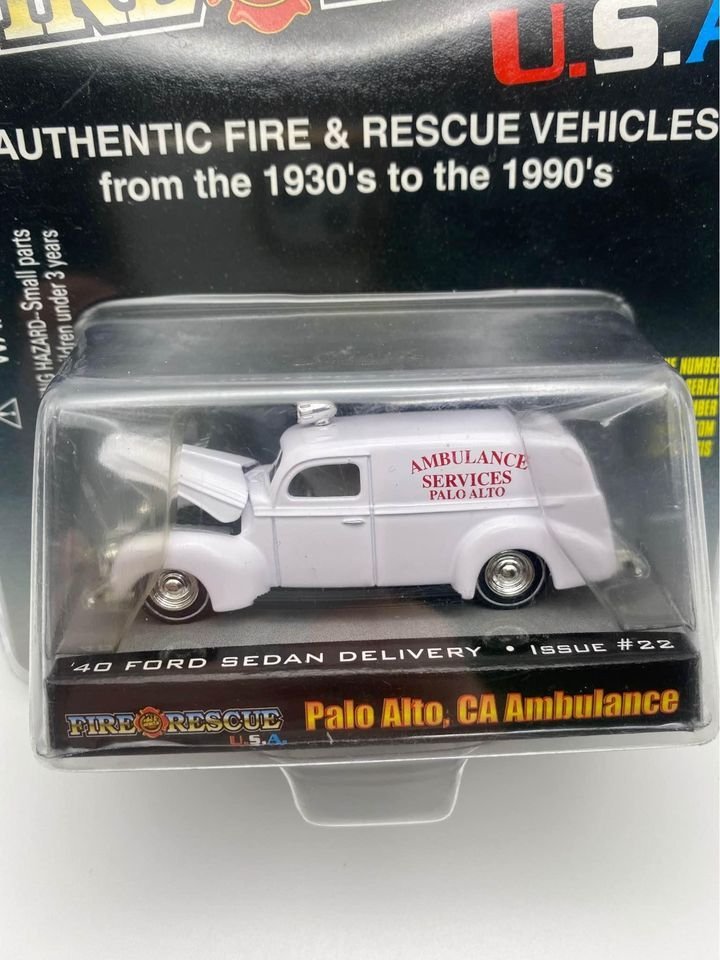 1940 Ford Sedan Delivery Palo Alto CA Ambulance Racing Champions Fire Rescue Issue 22 1/64 New