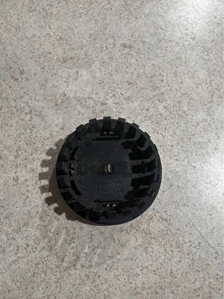 Buick Allure Lacrosse Lucerne Regal Chrome OEM Wheel Rim Center Hub Cap 9595010