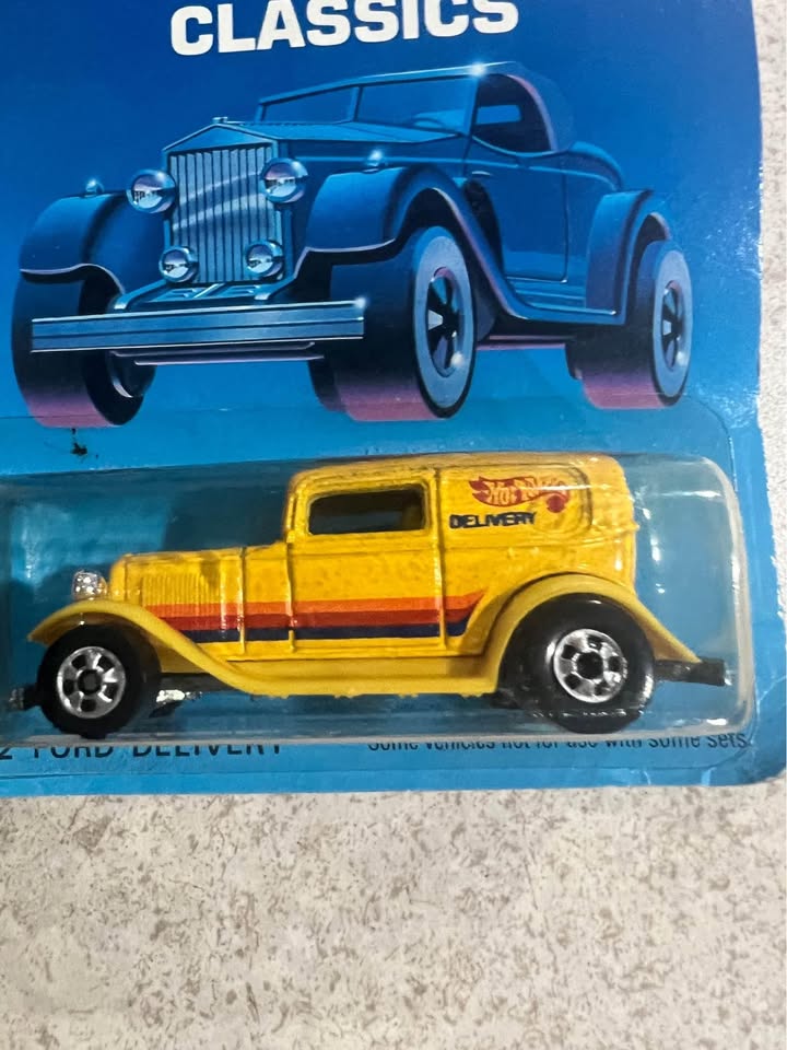 ‘32 Ford Delivery Yellow Hot Wheels Classics 7672 1/64 Diecast Car New