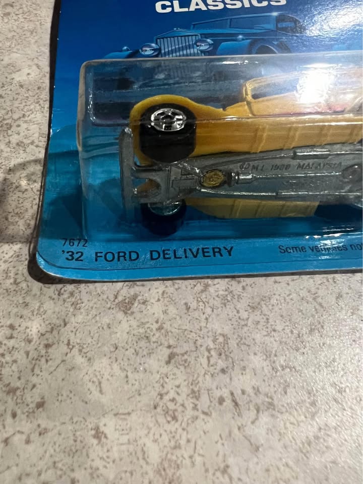 ‘32 Ford Delivery Yellow Hot Wheels Classics 7672 1/64 Diecast Car New