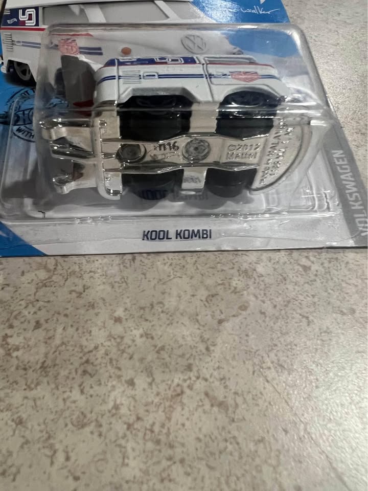 Hot Wheels Kool Kombi Volkswagen Urban Outlaw #2 #136 1/64 Diecast Car New