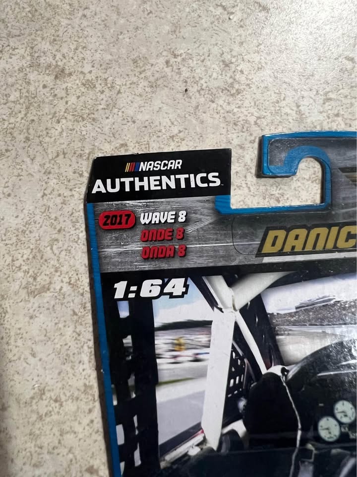 Danica Patrick Wonder Woman #10 Nascar Authentics 2017 Wave 8 1/64 Diecast Car New