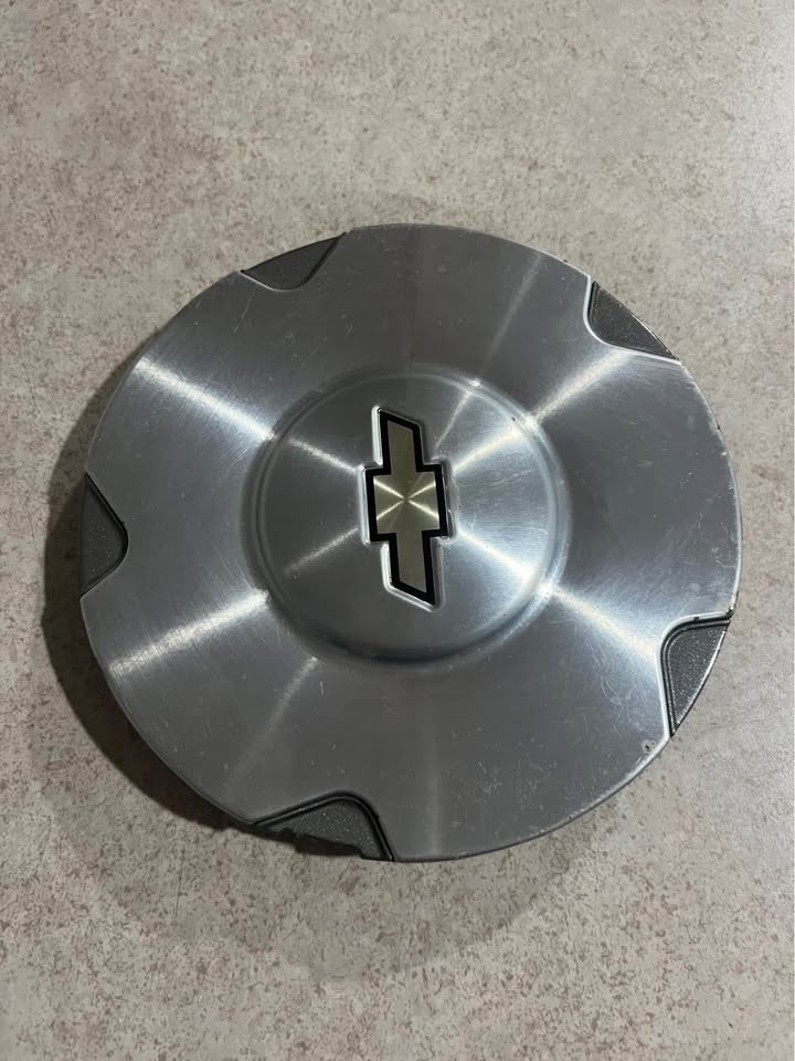 Chevrolet Trailblazer OEM Wheel Rim Center Hub Cap 9593378