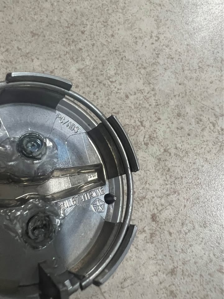 Chrysler 200 300 Pacifica Voyager Town & Country Chrome OEM Wheel Rim Center Hub Cap 1LB74TRMAB