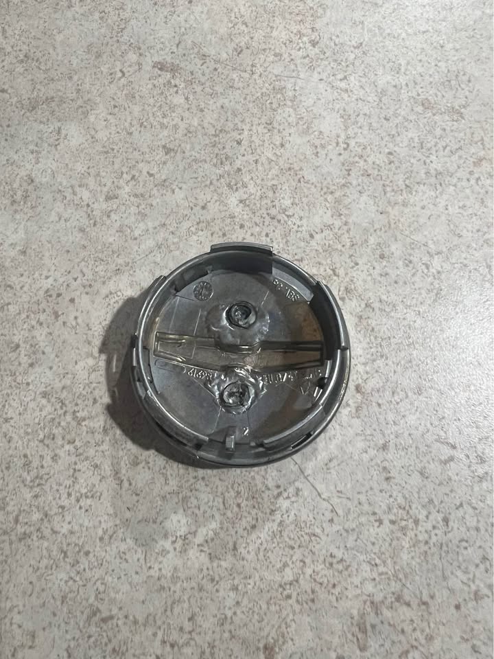 Chrysler 200 300 Pacifica Voyager Town & Country Chrome OEM Wheel Rim Center Hub Cap 1LB74TRMAB
