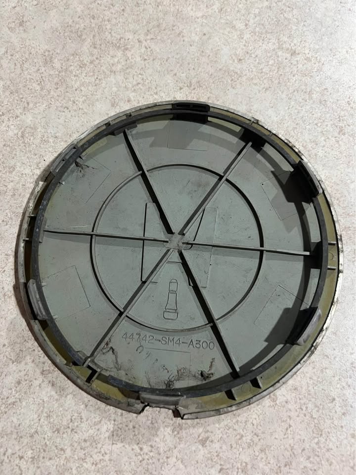 Honda Accord / Civic OEM Wheel Rim Center Hub Cap 44742-SM4-A300