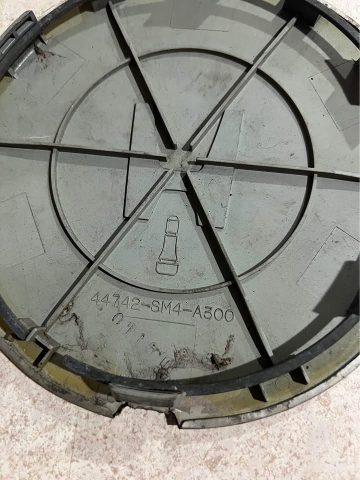 Honda Accord / Civic OEM Wheel Rim Center Hub Cap 44742-SM4-A300