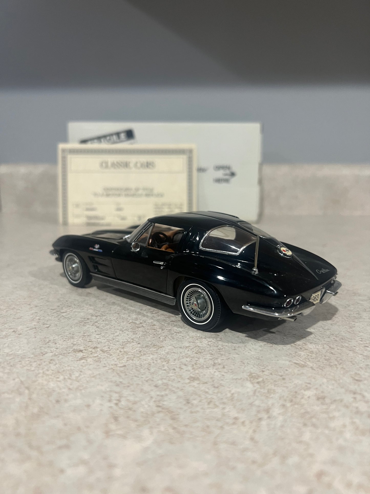 1963 Chevrolet Corvette Sting Ray Coupe Black Danbury Mint 1/24 Diecast Car w/ Box and Title