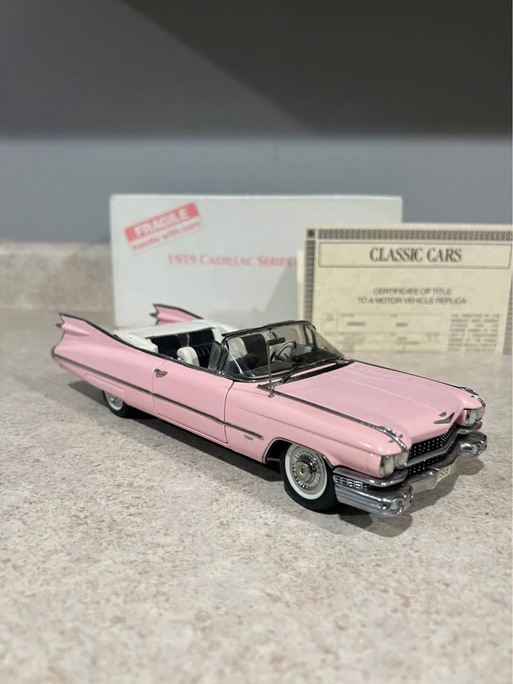 1959 Cadillac Series 62 Pink Danbury Mint 1/24 Diecast Car w/ Title and Box