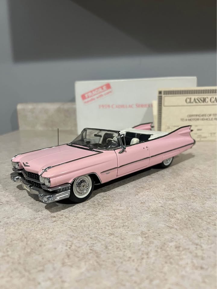 1959 Cadillac Series 62 Pink Danbury Mint 1/24 Diecast Car w/ Title and Box