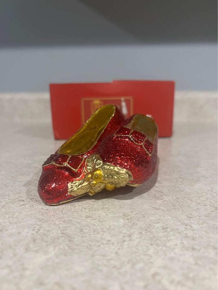 Wizard of Oz Ruby Slippers Kurt Adler Polonaise Glass Blown Ornament AP0838