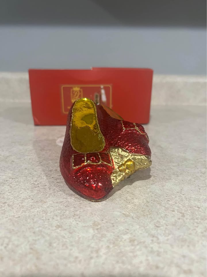 Wizard of Oz Ruby Slippers Kurt Adler Polonaise Glass Blown Ornament AP0838