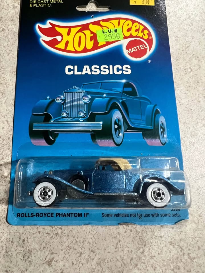 Hot Wheels Rolls Royce Phantom II Classics #3290 1/64 Diecast Car New