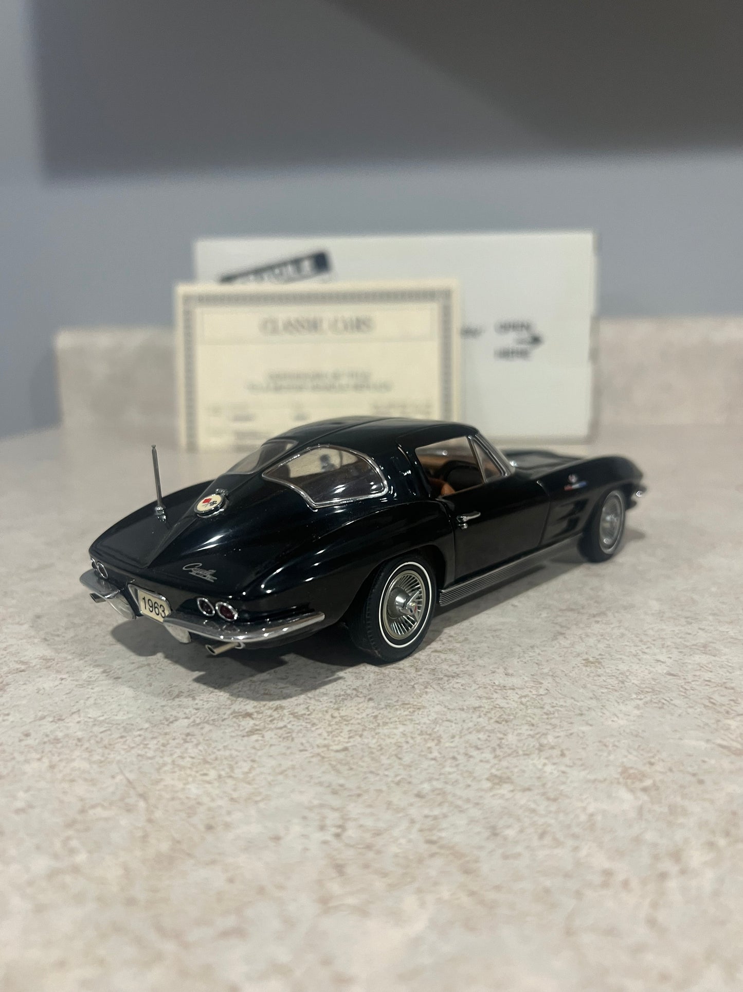 1963 Chevrolet Corvette Sting Ray Coupe Black Danbury Mint 1/24 Diecast Car w/ Box and Title