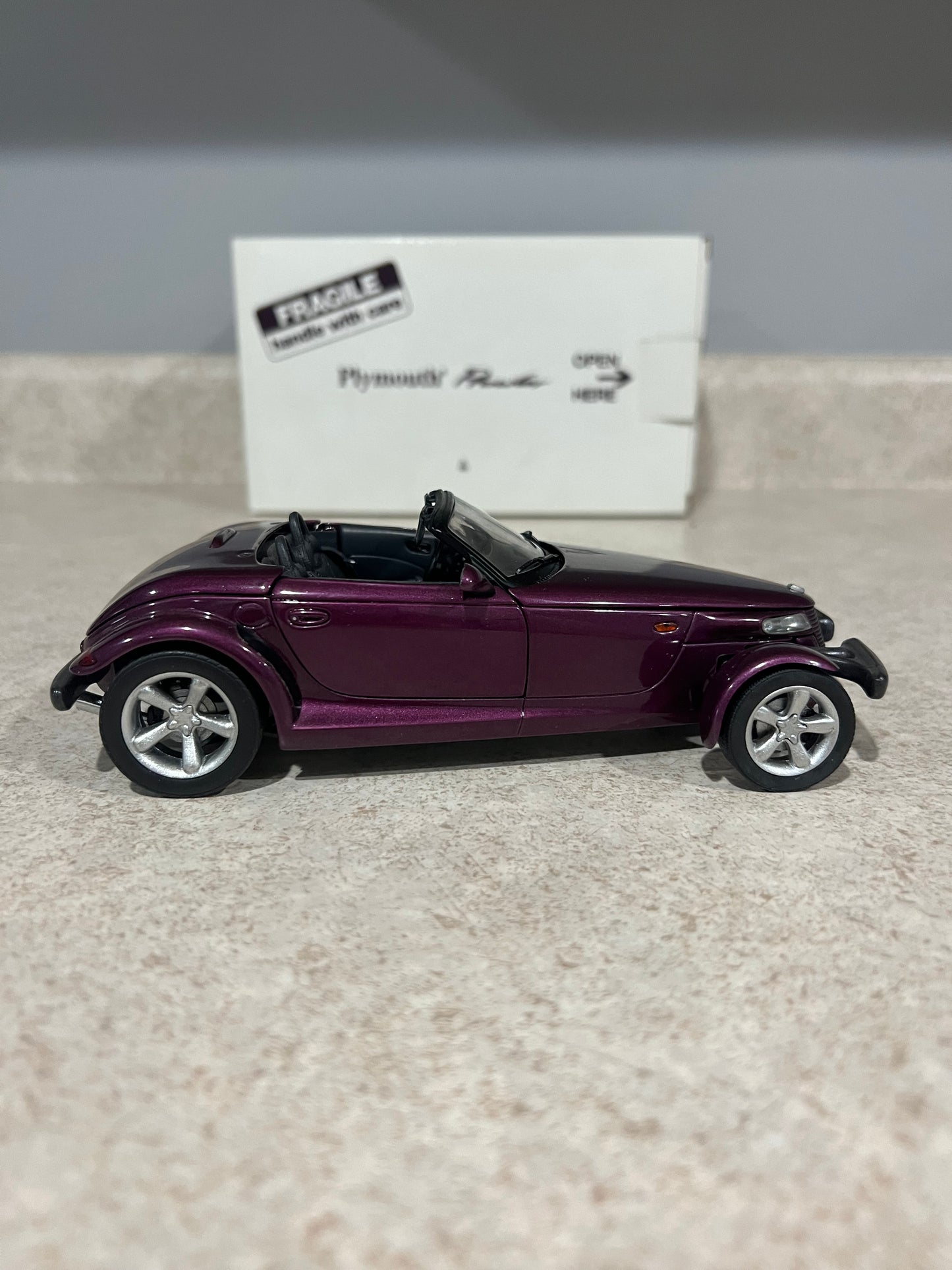 1997 Plymouth Prowler Danbury Mint 1/24 Diecast Car w/ Box