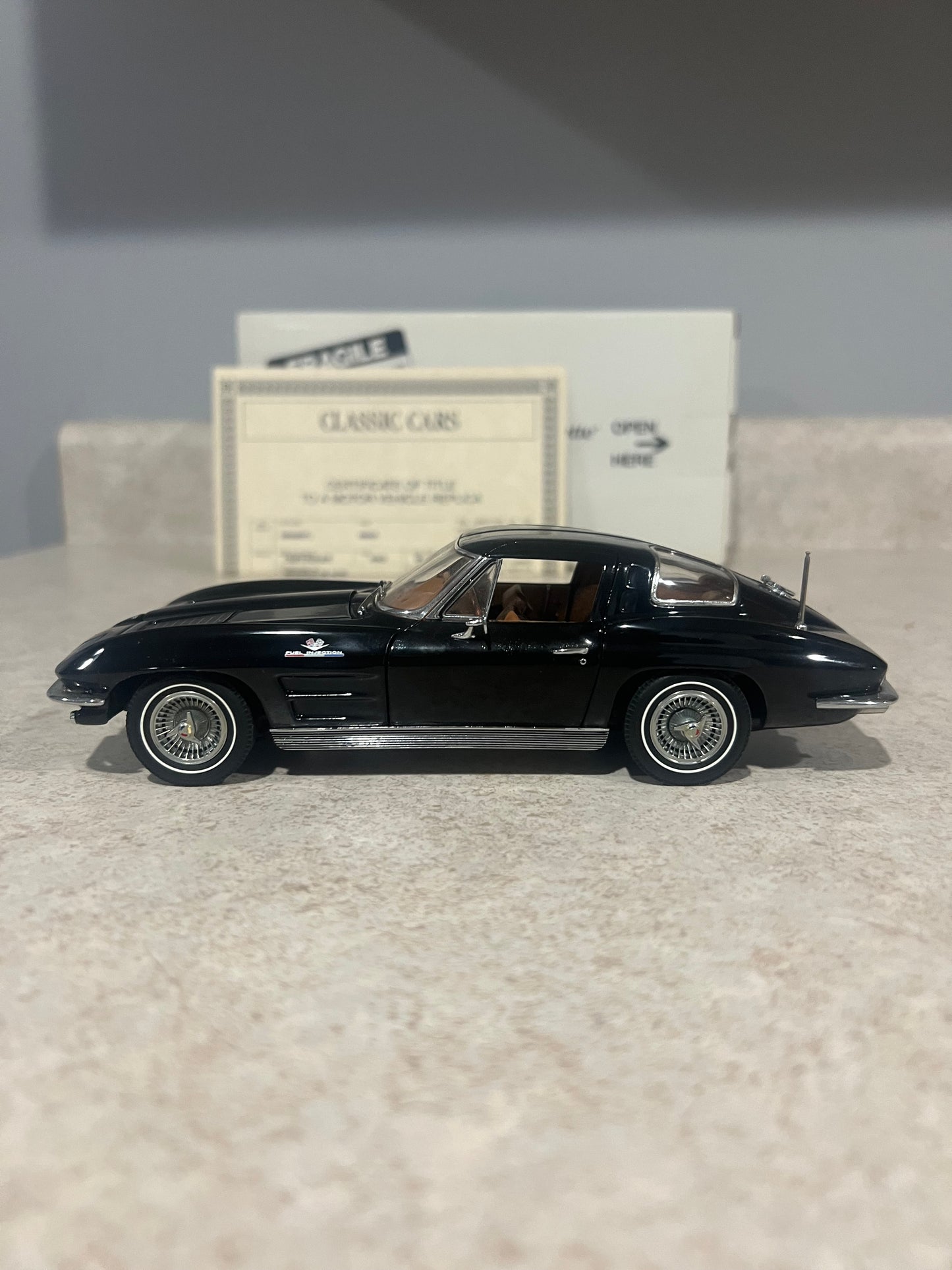 1963 Chevrolet Corvette Sting Ray Coupe Black Danbury Mint 1/24 Diecast Car w/ Box and Title